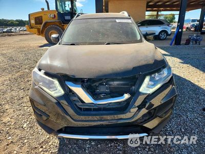 Piąte zdjęcie samochodu w środku: 2017 NISSAN ROGUE SV VIN:KNMAT2MT9HP613992 - miniatura