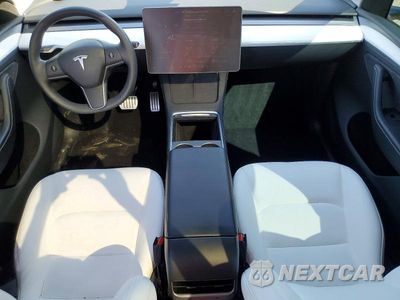Zdjęcie 8 z 12 samochodu: 2024 TESLA MODEL Y VIN:7SAYGDEF3RA299064 - miniatura
