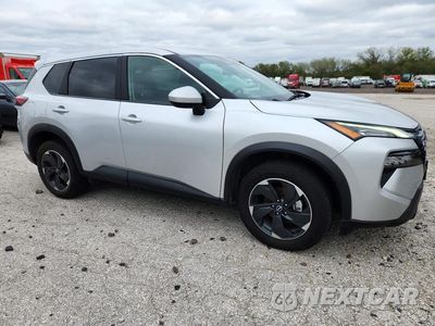 Czwarte zdjęcie samochodu z boku: 2025 NISSAN ROGUE SV VIN:5N1BT3BB8SC802695 - miniatura