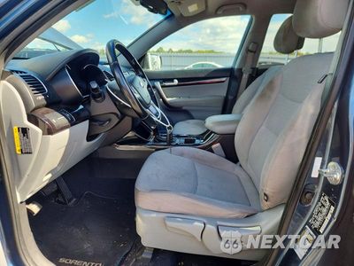 Zdjęcie 7 z 13 samochodu: 2014 KIA SORENTO LX VIN:5XYKT3A67EG514191 - miniatura