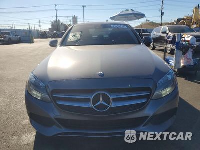 Piąte zdjęcie samochodu w środku: 2017 MERCEDES-BENZ C 300 4MATIC VIN:55SWF4KB5HU193806 - miniatura
