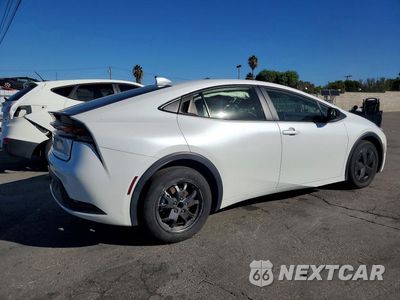 Trzecie zdjęcie samochodu z tyłu: 2025 TOYOTA PRIUS LE VIN:JTDACAAU3S3060259 - miniatura