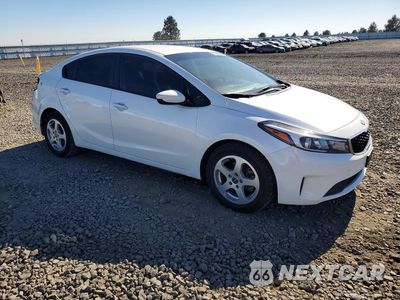 Czwarte zdjęcie samochodu z boku: 2018 KIA FORTE LX VIN:3KPFL4A76JE257628 - miniatura