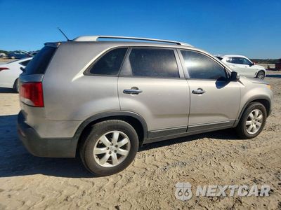 Trzecie zdjęcie samochodu z tyłu: 2013 KIA SORENTO LX VIN:5XYKT3A62DG392063 - miniatura