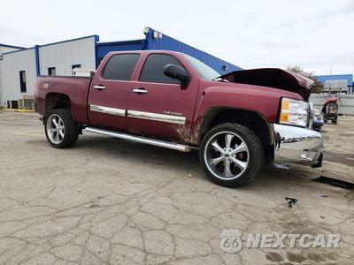Czwarte zdjęcie samochodu z boku: 2013 CHEVROLET SILVERADO K1500 LT VIN:3GCPKSE79DG300955 - miniatura