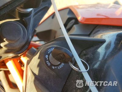 Zdjęcie 8 z 9 samochodu: 2019 KTM 390 DUKE VIN:MD2JPJ40XKC222458 - miniatura