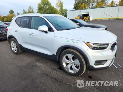 Czwarte zdjęcie samochodu z boku: 2020 VOLVO XC40 T5 MOMENTUM VIN:YV4162UK9L2251812 - miniatura
