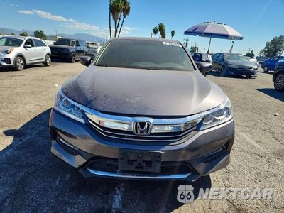 Piąte zdjęcie samochodu w środku: 2017 HONDA ACCORD SPORT VIN:1HGCR2F50HA274825 - miniatura