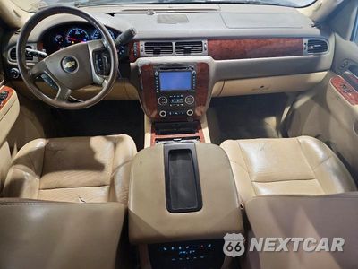 Zdjęcie 8 z 14 samochodu: 2013 CHEVROLET SUBURBAN K1500 LTZ VIN:1GNSKKE76DR294582 - miniatura