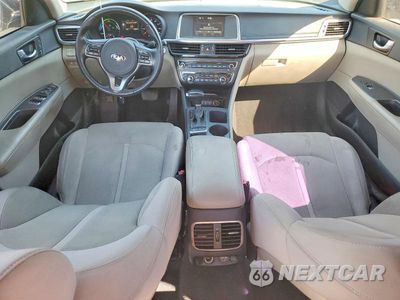 Zdjęcie 8 z 12 samochodu: 2017 KIA OPTIMA HYBRID VIN:KNAGT4LE4H5011308 - miniatura