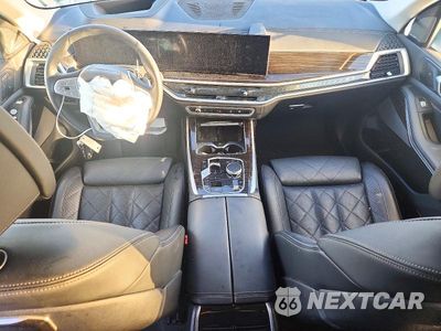 Zdjęcie 8 z 13 samochodu: 2024 BMW X7 XDRIVE40I VIN:5UX23EM05R9V05014 - miniatura