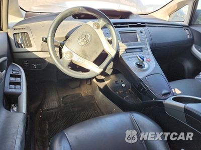 Zdjęcie 8 z 12 samochodu: 2014 TOYOTA PRIUS FOUR VIN:JTDKN3DU1E0367036 - miniatura