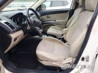 Zdjęcie 7 z 13 samochodu: 2013 MITSUBISHI OUTLANDER SE VIN:JA4AS3AW1DU014002 - miniatura