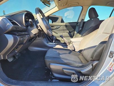 Zdjęcie 7 z 12 samochodu: 2017 SUBARU IMPREZA PREMIUM VIN:4S3GTAB66H3707126 - miniatura