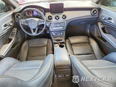 Zdjęcie 8 z 12 samochodu: 2019 MERCEDES-BENZ CLA 250 4MATIC VIN:WDDSJ4GB5KN698962 - miniatura