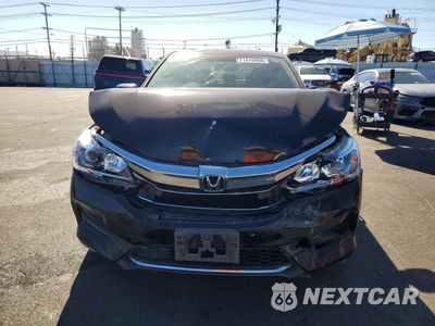 Piąte zdjęcie samochodu w środku: 2017 HONDA ACCORD EX VIN:1HGCR2F7XHA216495 - miniatura