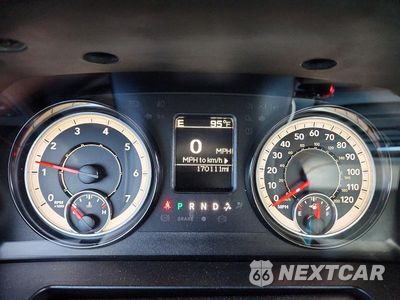 Zdjęcie 9 z 12 samochodu: 2019 RAM 1500 CLASSIC SLT VIN:1C6RR6TT7KS694545 - miniatura