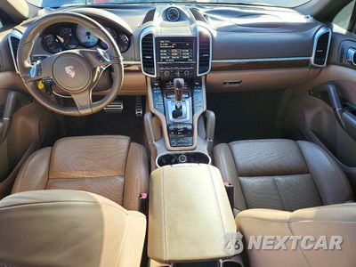 Zdjęcie 8 z 13 samochodu: 2014 PORSCHE CAYENNE S VIN:WP1AB2A23ELA55038 - miniatura