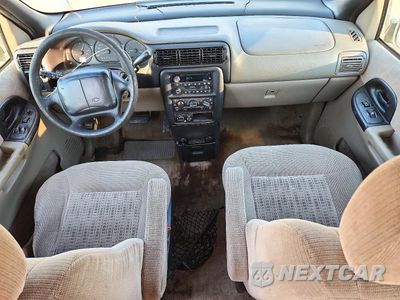 Zdjęcie 8 z 13 samochodu: 2001 CHEVROLET VENTURE VIN:1GNDX03E31D255067 - miniatura