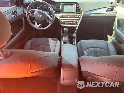 Zdjęcie 8 z 12 samochodu: 2019 HYUNDAI SONATA SE VIN:5NPE24AF5KH765415 - miniatura