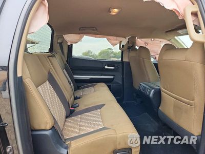 Zdjęcie 10 z 13 samochodu: 2018 TOYOTA TUNDRA CREWMAX SR5 VIN:5TFEY5F16JX241839 - miniatura
