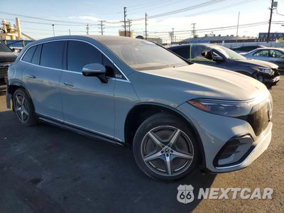 Czwarte zdjęcie samochodu z boku: 2023 MERCEDES-BENZ EQS SUV 580 4MATIC VIN:4JGDM4EB3PA014739 - miniatura