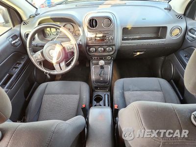 Zdjęcie 8 z 13 samochodu: 2013 JEEP COMPASS LATITUDE VIN:1C4NJDEB7DD253500 - miniatura