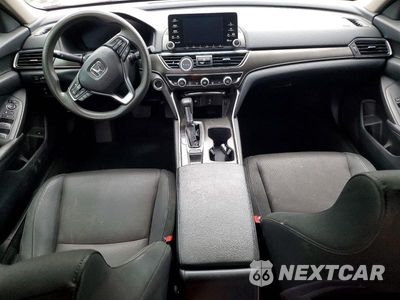 Zdjęcie 8 z 12 samochodu: 2019 HONDA ACCORD LX VIN:1HGCV1F12KA009690 - miniatura