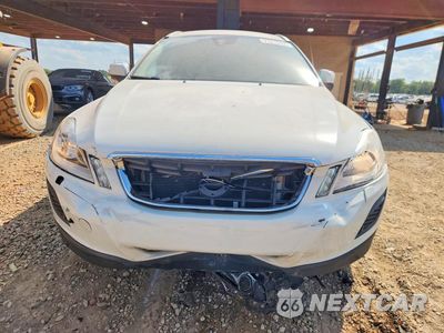 Piąte zdjęcie samochodu w środku: 2013 VOLVO XC60 3.2 VIN:YV4952DL2D2386579 - miniatura