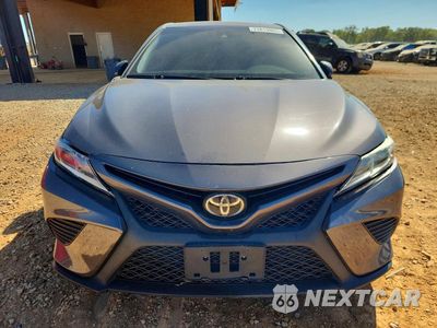 Piąte zdjęcie samochodu w środku: 2020 TOYOTA CAMRY SE VIN:4T1G11AK6LU333961 - miniatura