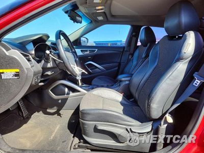 Zdjęcie 7 z 13 samochodu: 2015 HYUNDAI VELOSTER BASE VIN:KMHTC6AD6FU232379 - miniatura