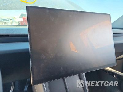 Zdjęcie 9 z 13 samochodu: 2026 TESLA MODEL Y VIN:7SAYGDED5TA699746 - miniatura