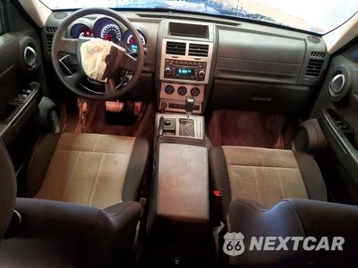 Zdjęcie 8 z 14 samochodu: 2008 DODGE NITRO SXT VIN:1D8GU28K98W221885 - miniatura