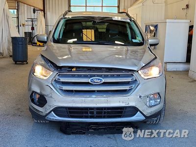 Piąte zdjęcie samochodu w środku: 2017 FORD ESCAPE SE VIN:1FMCU9GD0HUE13972 - miniatura