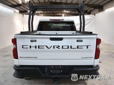 Zdjęcie 6 z 12 samochodu: 2021 CHEVROLET SILVERADO K1500 TRAIL BOSS CUSTOM VIN:1GCPYCEF1MZ272225 - miniatura