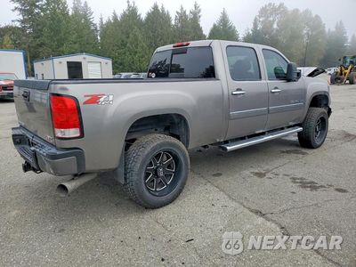 Trzecie zdjęcie samochodu z tyłu: 2013 GMC SIERRA K2500 DENALI VIN:1GT125E83DF155090 - miniatura