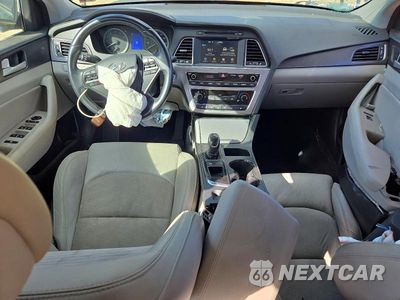Zdjęcie 8 z 12 samochodu: 2017 HYUNDAI SONATA SPORT VIN:5NPE34AF8HH504365 - miniatura