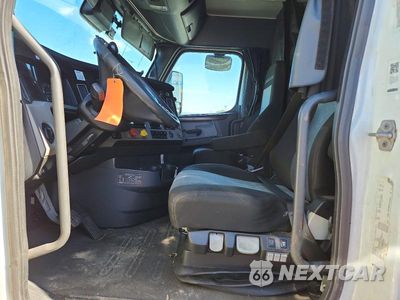 Zdjęcie 7 z 13 samochodu: 2020 FREIGHTLINER CASCADIA 126 SEMI TRUCK VIN:3AKJHHDR6LSLH3253 - miniatura