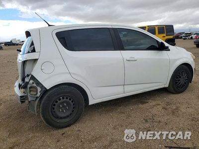 Trzecie zdjęcie samochodu z tyłu: 2014 CHEVROLET SONIC LS VIN:1G1JA6SGXE4118094 - miniatura