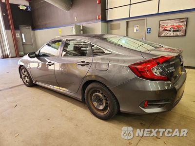 Drugie zdjęcie samochodu z przodu: 2017 HONDA CIVIC LX VIN:19XFC2F58HE035338 - miniatura