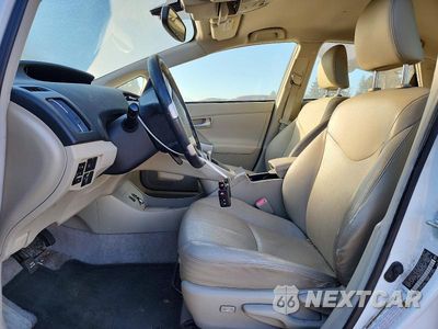 Zdjęcie 7 z 12 samochodu: 2010 TOYOTA PRIUS V VIN:JTDKN3DU2A0018753 - miniatura