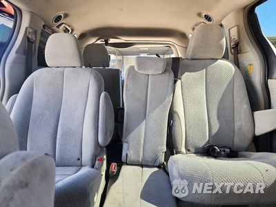 Zdjęcie 10 z 13 samochodu: 2011 TOYOTA SIENNA LE VIN:5TDKK3DC9BS021812 - miniatura