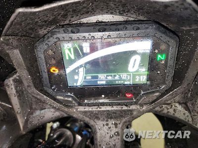 Zdjęcie 7 z 9 samochodu: 2025 KAWASAKI EX650 R VIN:ML5EXER11SDAG6605 - miniatura