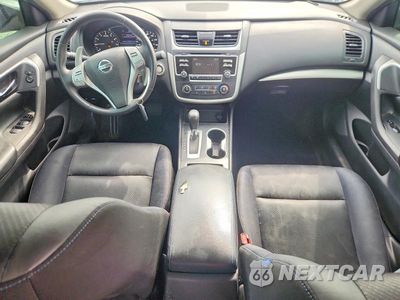 Zdjęcie 8 z 13 samochodu: 2017 NISSAN ALTIMA 2.5 SR VIN:1N4AL3AP4HC132185 - miniatura