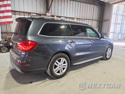 Trzecie zdjęcie samochodu z tyłu: 2016 MERCEDES-BENZ GL 450 4MATIC VIN:4JGDF6EE8GA697795 - miniatura