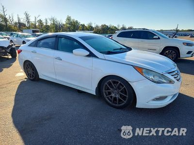 Czwarte zdjęcie samochodu z boku: 2013 HYUNDAI SONATA SE VIN:5NPEC4ACXDH620344 - miniatura