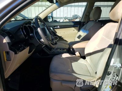 Zdjęcie 7 z 12 samochodu: 2013 KIA SORENTO LX VIN:5XYKT3A65DG418297 - miniatura