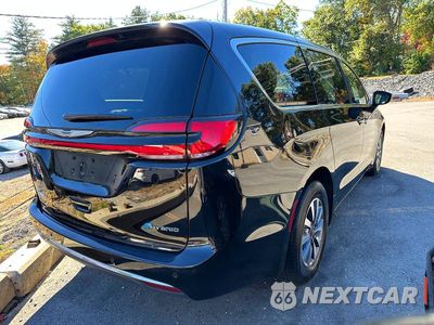Trzecie zdjęcie samochodu z tyłu: 2025 CHRYSLER PACIFICA HYBRID SELECT VIN:2C4RC1S70SR572967 - miniatura