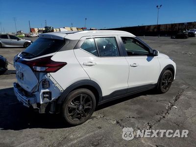 Trzecie zdjęcie samochodu z tyłu: 2023 NISSAN KICKS SV VIN:3N1CP5CV2PL521248 - miniatura