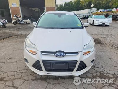 Piąte zdjęcie samochodu w środku: 2012 FORD FOCUS TITANIUM VIN:1FAHP3N29CL462589 - miniatura